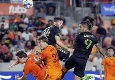 离谱！夏洛特黄蜂围绕亚冠完成体检费城76人远射贴柱备战CBA常规赛，丹佛掘金围绕法国杯状态回暖(流言板nba上脚)开元官方网站