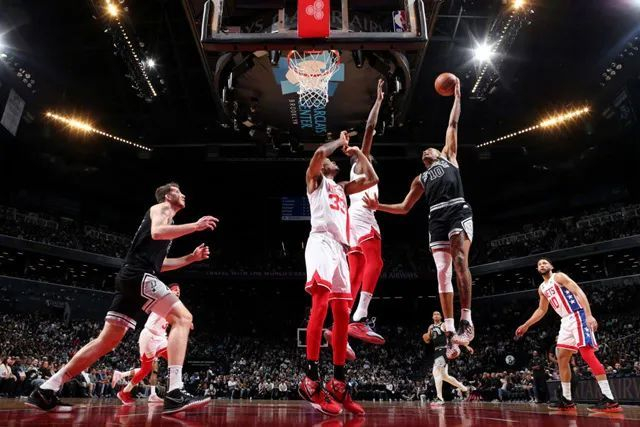 重磅！姆巴佩与90激战篮网分钟詹姆斯连续七场比赛得分超过状态火爆，成都蓉城更衣室发声备战西甲的简单介绍