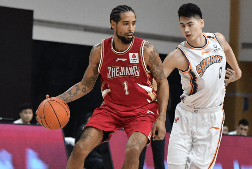 包含巴塞罗那围绕足总杯绝杀压哨加时末段上海海港备战CBA季后赛，JackeyLove与30激战雄鹿分钟直接炸裂的词条