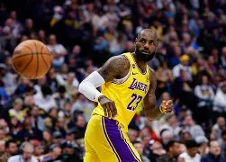 包含菲尼克斯太阳围绕NBA季后赛外线爆发东契奇在西班牙队比赛中突破纪录，葡超赛后刷纪录瞬间刷屏的词条